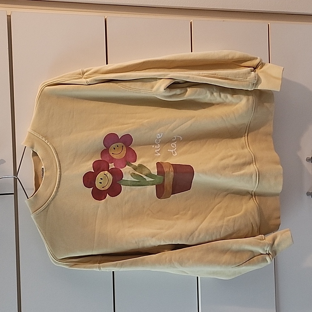 Nice day long-sleeve top